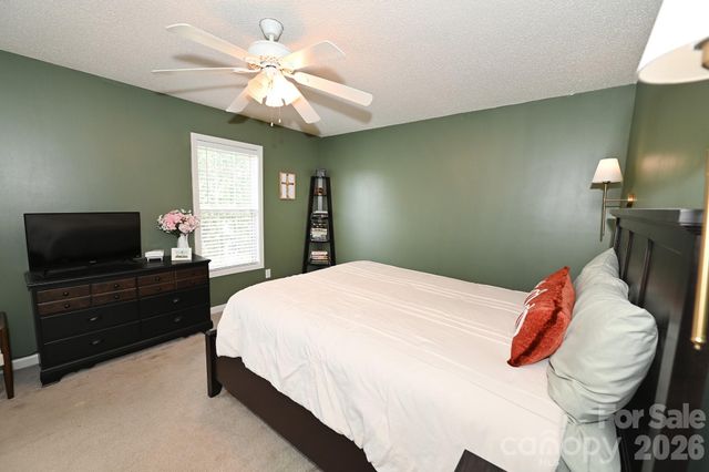 236 17th Avenue SE, Hickory, NC 28602