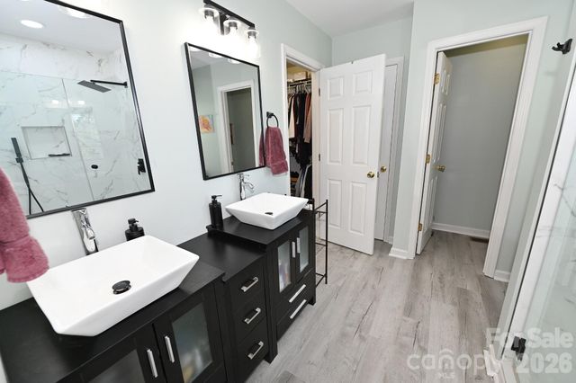 236 17th Avenue SE, Hickory, NC 28602