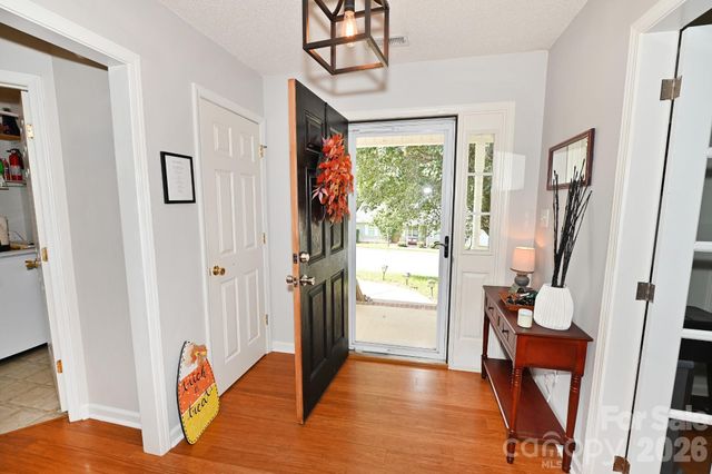 236 17th Avenue SE, Hickory, NC 28602