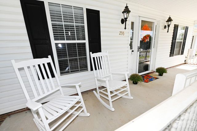 236 17th Avenue SE, Hickory, NC 28602