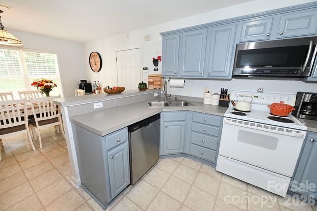 236 17th Avenue SE, Hickory, NC 28602