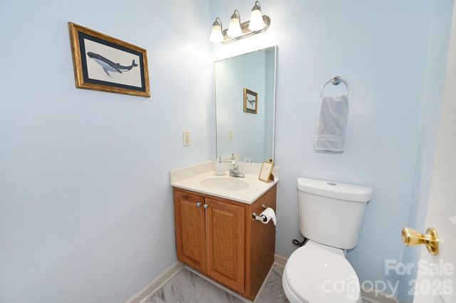 236 17th Avenue SE, Hickory, NC 28602