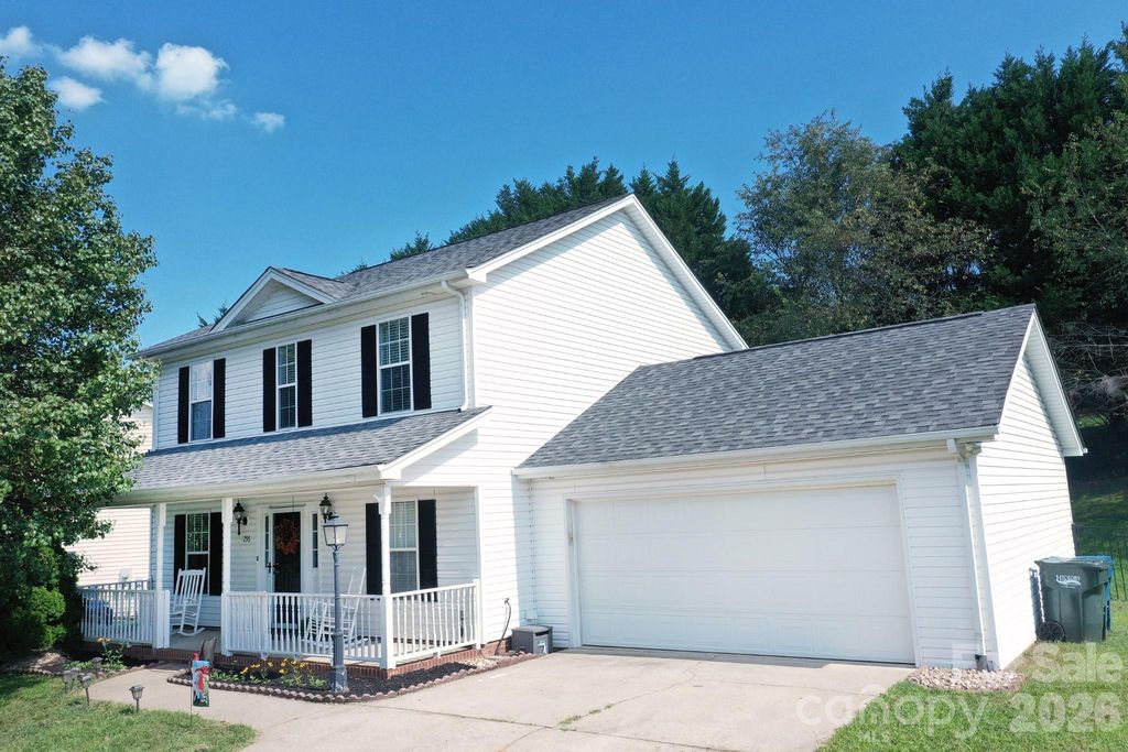 236 17th Avenue SE, Hickory, NC 28602