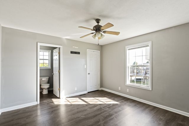 707 Shetland Dr, Oak Grove, KY 42262