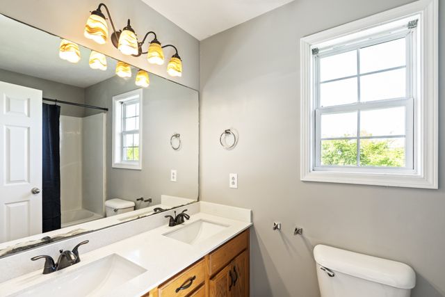 707 Shetland Dr, Oak Grove, KY 42262