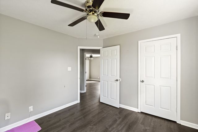 707 Shetland Dr, Oak Grove, KY 42262