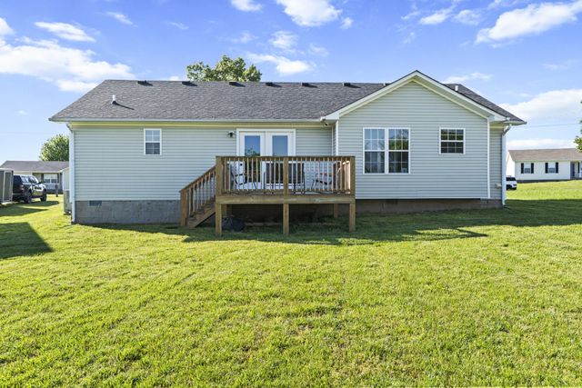707 Shetland Dr, Oak Grove, KY 42262