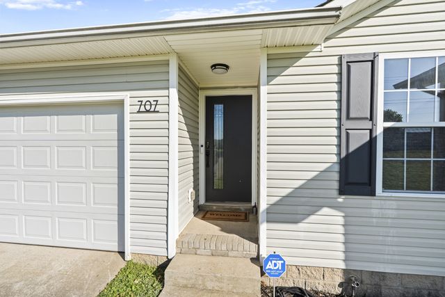 707 Shetland Dr, Oak Grove, KY 42262