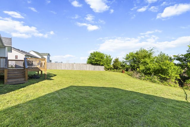 707 Shetland Dr, Oak Grove, KY 42262