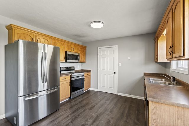 707 Shetland Dr, Oak Grove, KY 42262