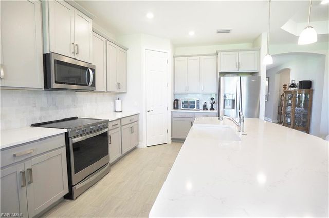 18698 Royal Hammock BLVD, Naples, FL 34114