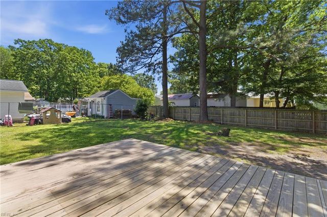214 Belray DR, Newport News, VA 23601