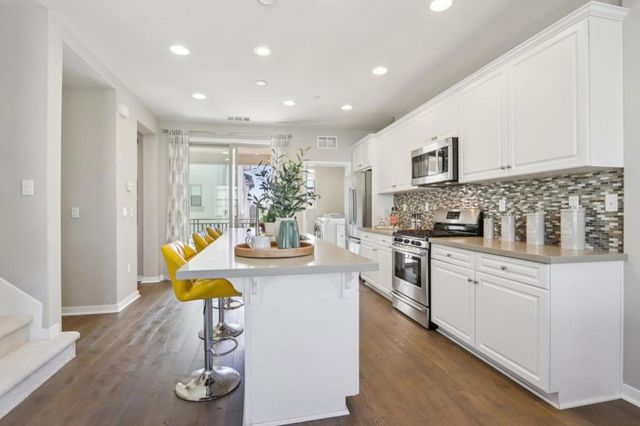 951 Arrowleaf Place, San Jose, CA 95131