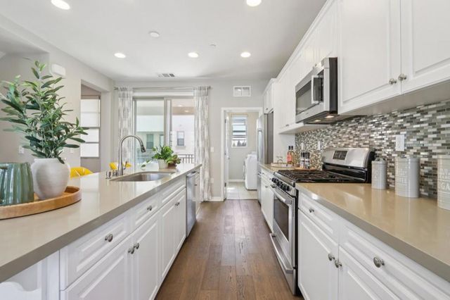 951 Arrowleaf Place, San Jose, CA 95131