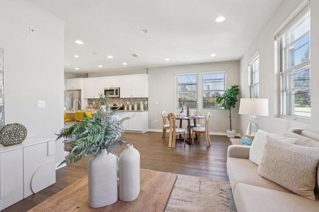 951 Arrowleaf Place, San Jose, CA 95131