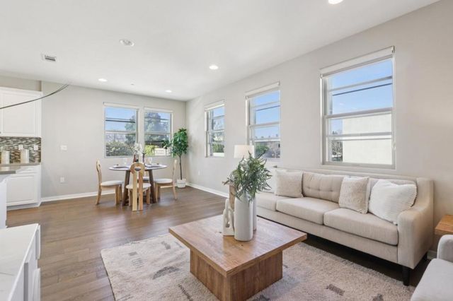 951 Arrowleaf Place, San Jose, CA 95131