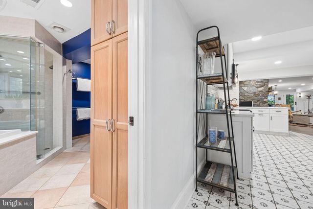 2490 TREE HOUSE DR, Woodbridge, VA 22192