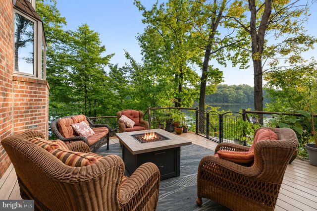 2490 TREE HOUSE DR, Woodbridge, VA 22192