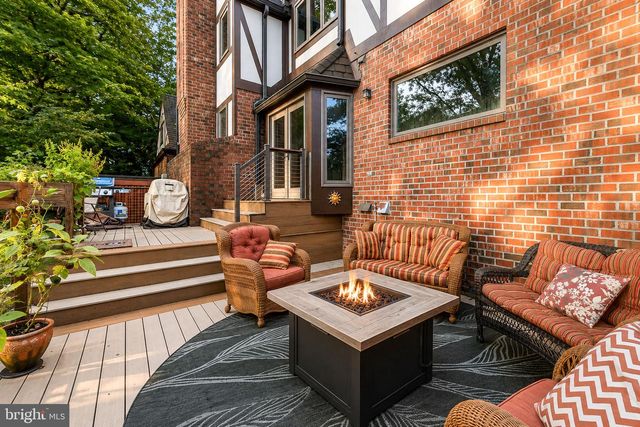 2490 TREE HOUSE DR, Woodbridge, VA 22192