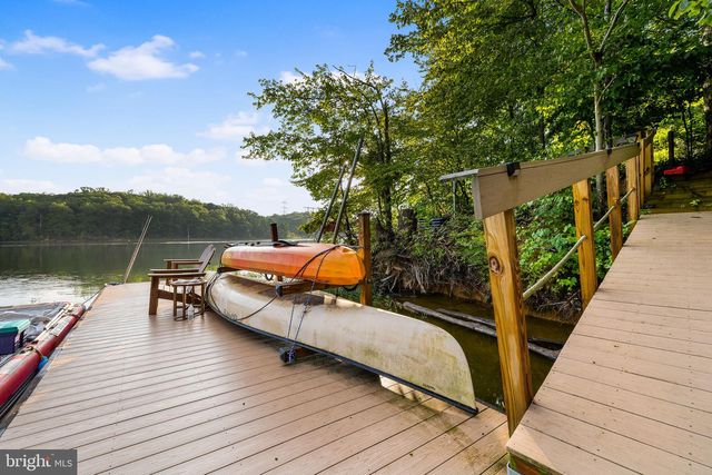 2490 TREE HOUSE DR, Woodbridge, VA 22192