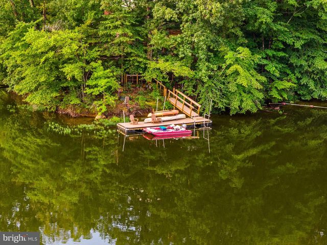 2490 TREE HOUSE DR, Woodbridge, VA 22192