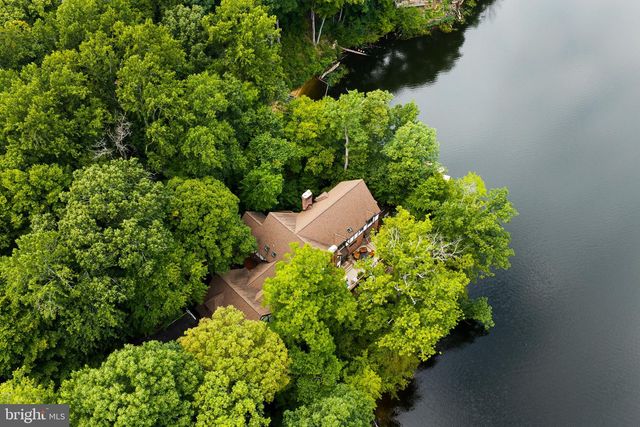 2490 TREE HOUSE DR, Woodbridge, VA 22192