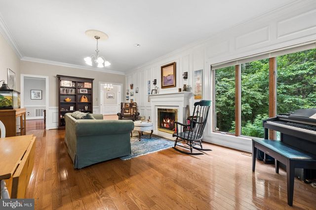 2490 TREE HOUSE DR, Woodbridge, VA 22192