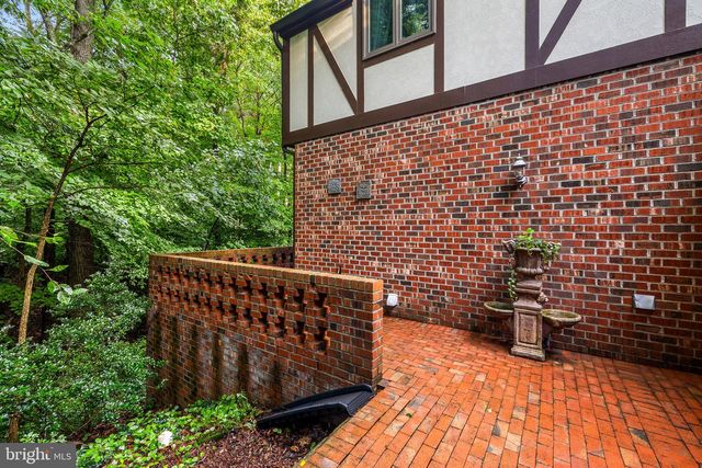 2490 TREE HOUSE DR, Woodbridge, VA 22192