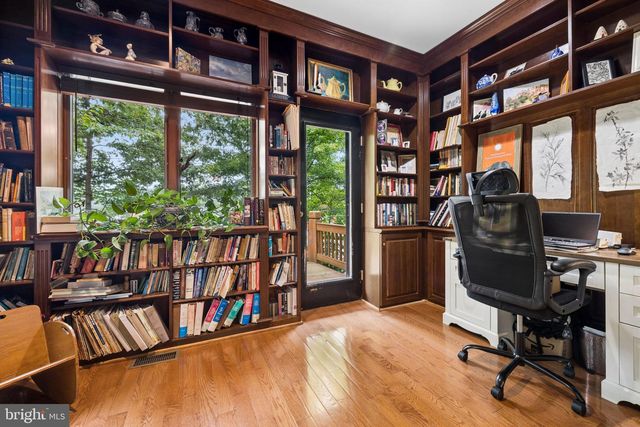 2490 TREE HOUSE DR, Woodbridge, VA 22192