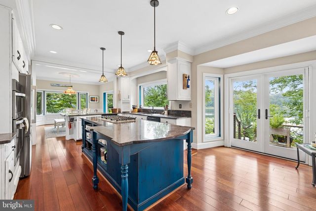 2490 TREE HOUSE DR, Woodbridge, VA 22192