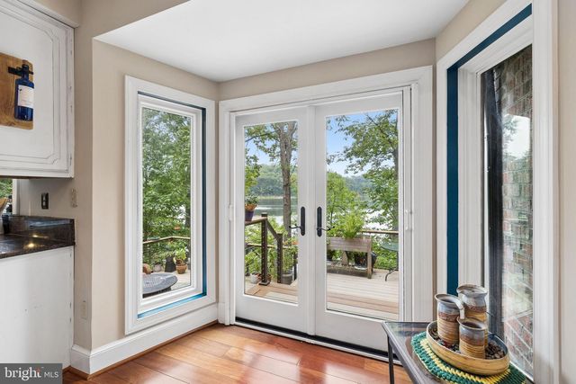 2490 TREE HOUSE DR, Woodbridge, VA 22192