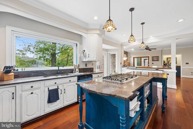 2490 TREE HOUSE DR, Woodbridge, VA 22192