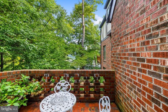 2490 TREE HOUSE DR, Woodbridge, VA 22192