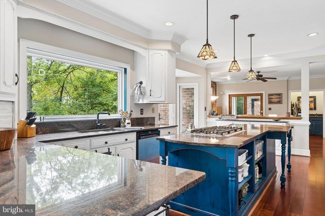 2490 TREE HOUSE DR, Woodbridge, VA 22192