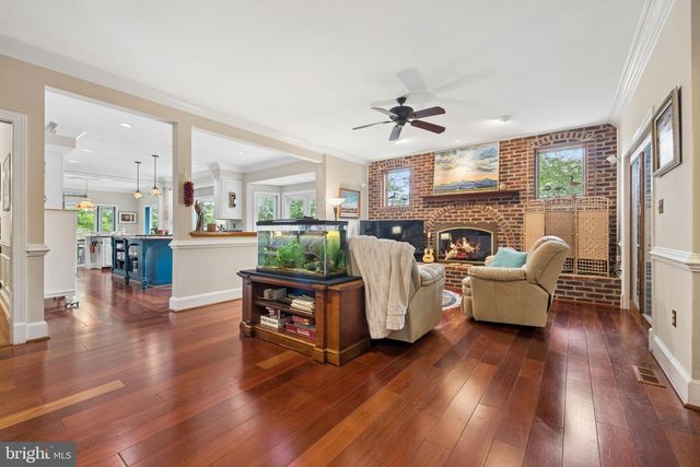 2490 TREE HOUSE DR, Woodbridge, VA 22192