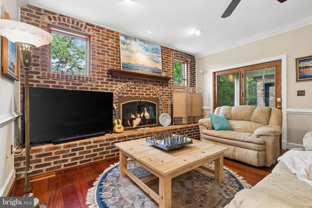 2490 TREE HOUSE DR, Woodbridge, VA 22192