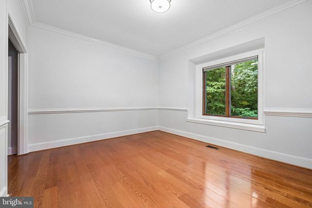 2490 TREE HOUSE DR, Woodbridge, VA 22192