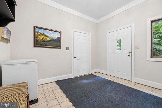 2490 TREE HOUSE DR, Woodbridge, VA 22192