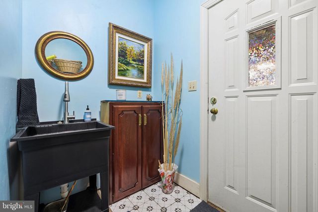2490 TREE HOUSE DR, Woodbridge, VA 22192