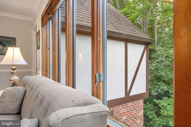 2490 TREE HOUSE DR, Woodbridge, VA 22192