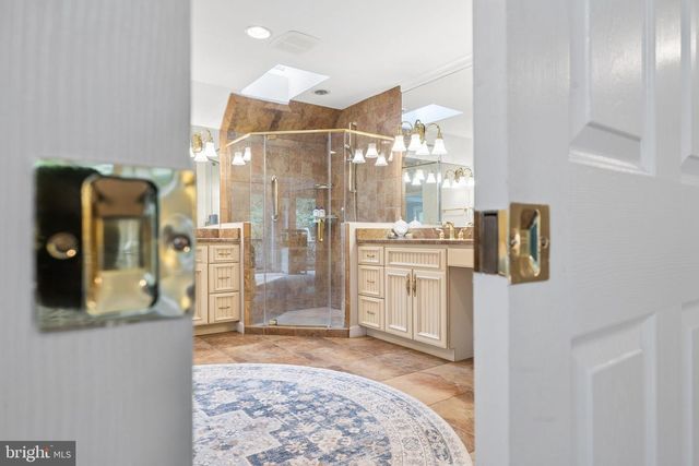 2490 TREE HOUSE DR, Woodbridge, VA 22192