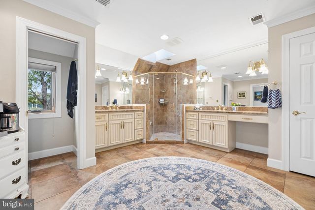 2490 TREE HOUSE DR, Woodbridge, VA 22192