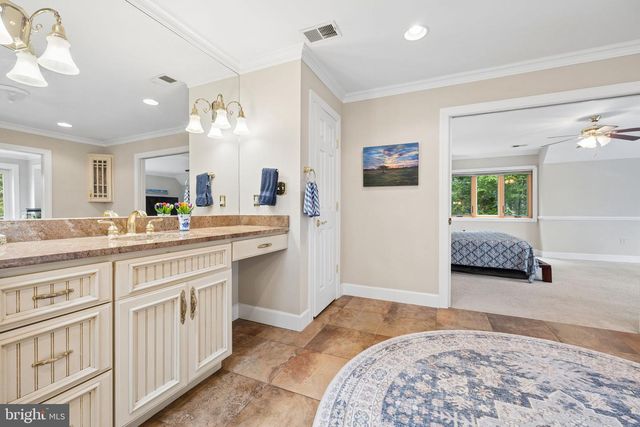 2490 TREE HOUSE DR, Woodbridge, VA 22192
