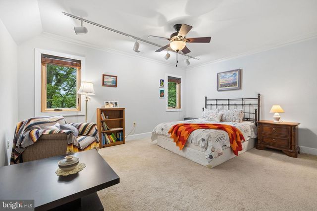 2490 TREE HOUSE DR, Woodbridge, VA 22192