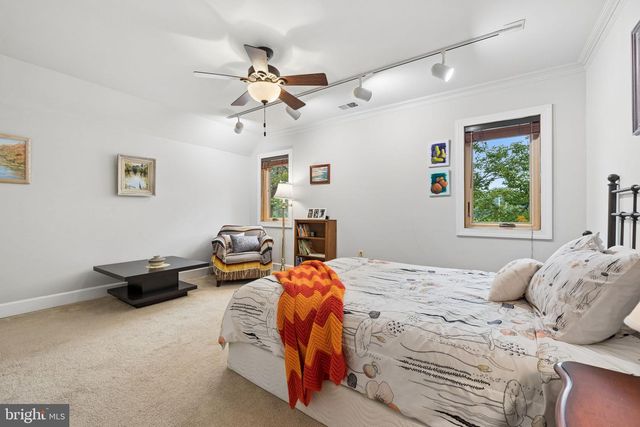 2490 TREE HOUSE DR, Woodbridge, VA 22192