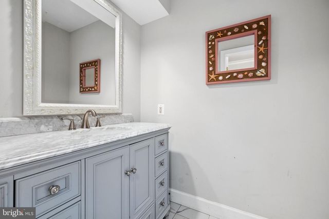 2490 TREE HOUSE DR, Woodbridge, VA 22192