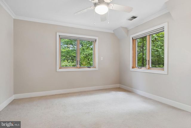 2490 TREE HOUSE DR, Woodbridge, VA 22192