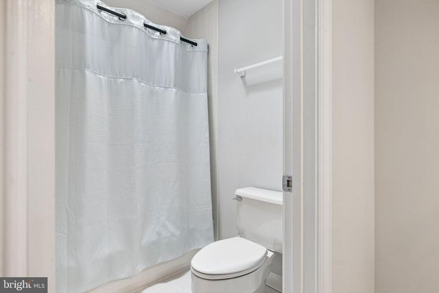 2490 TREE HOUSE DR, Woodbridge, VA 22192