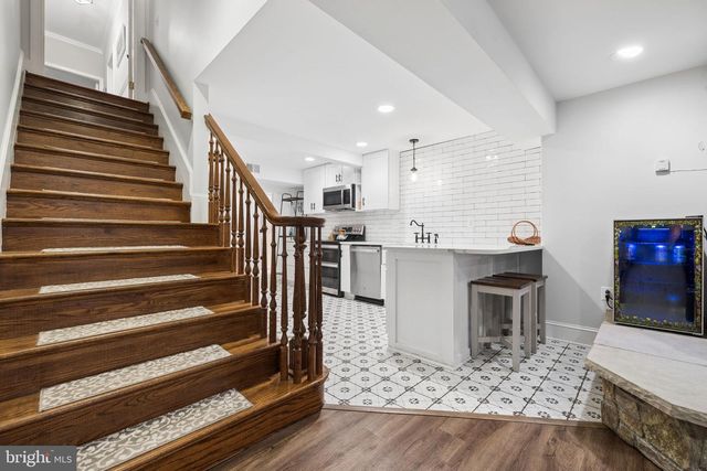 2490 TREE HOUSE DR, Woodbridge, VA 22192