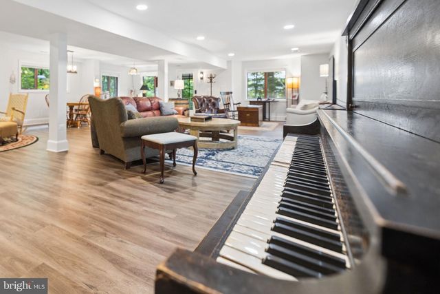 2490 TREE HOUSE DR, Woodbridge, VA 22192